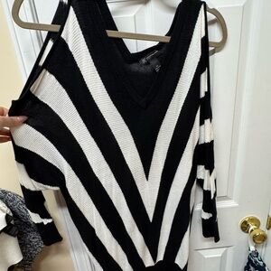 INC International Concepts V-Neck Sweater in Black and White